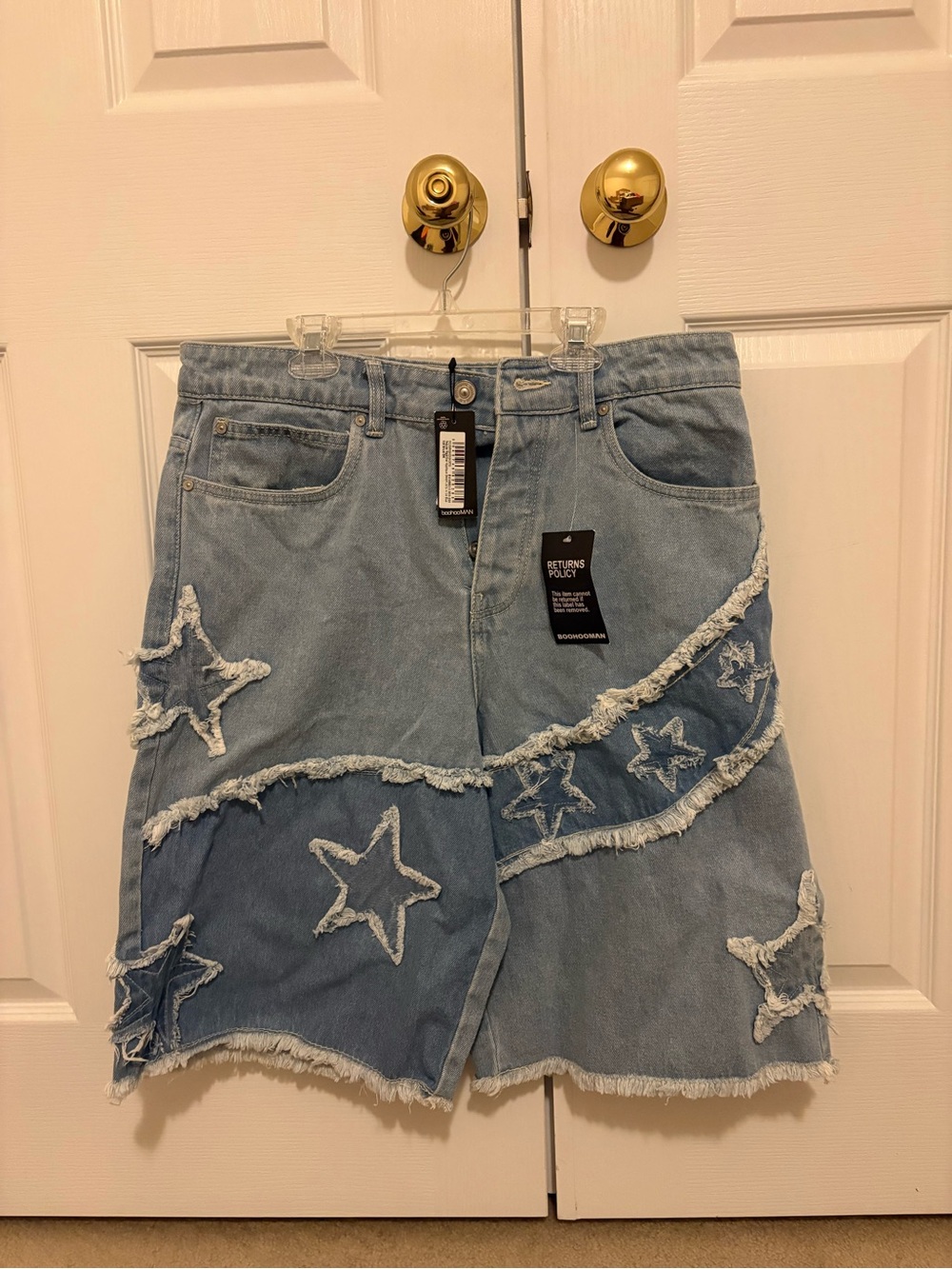boohooMan Regular Rigid Star Applique Denim Shorts in Ice Blue